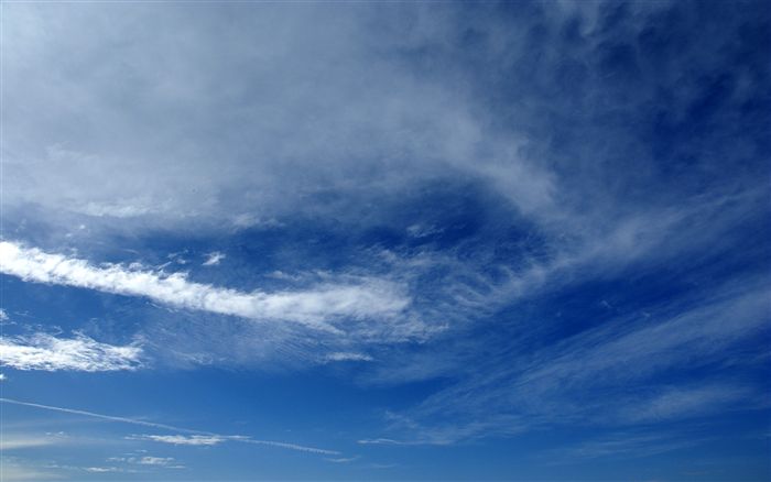 blue sky with stripe cloud 